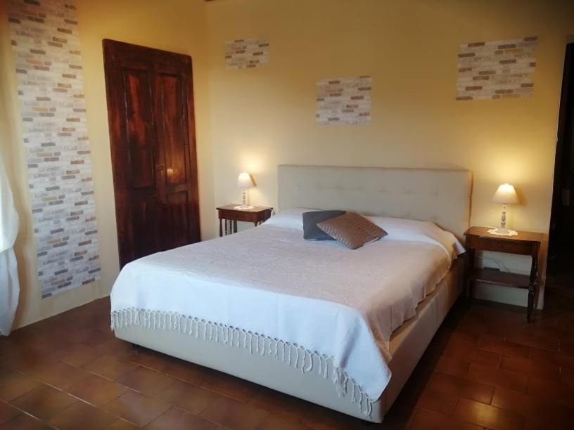 La Finestra Sul Lago - Casa Vacanze Apartment เมอินา ภายนอก รูปภาพ